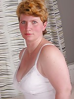 milfs eating dick