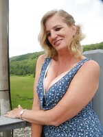 white mom sucking black dick